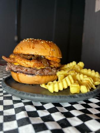 Onion Burguer + Fritas