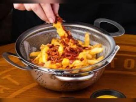 Batata frita c Creme Cheddar e Bacon