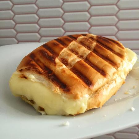 PÃO COM QUEIJO MUSSARELA