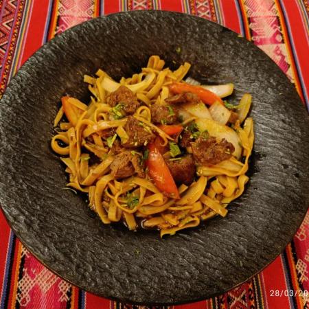 TALLARIN SALTADO DE CARNE