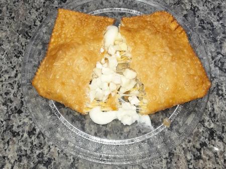 PASTEL FRANGO, QUEIJO, PALMITO E CATUPIRY