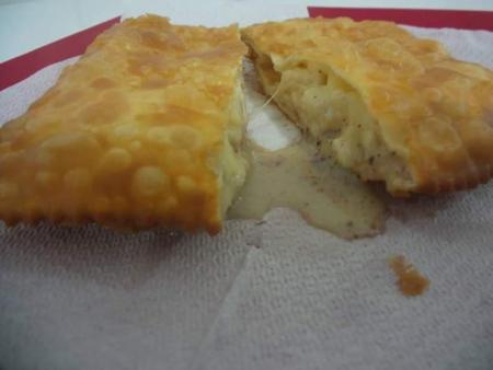 PASTEL BANANA, QUEIJO E CANELA