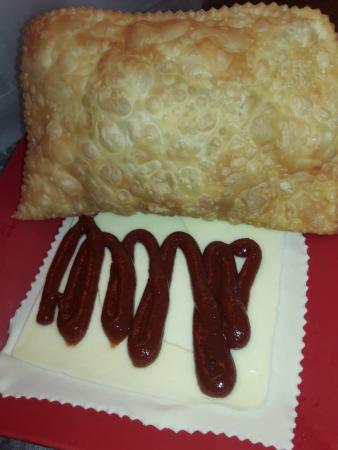 PASTEL QUEIJO C/ GOIABADA