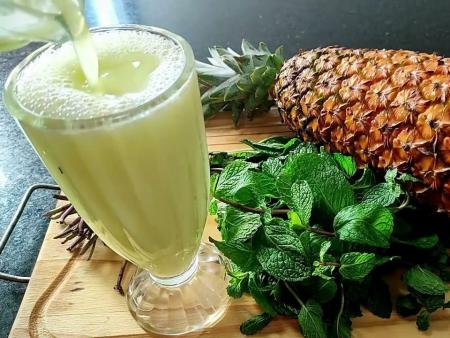 Suco de Abacaxi C Hortela