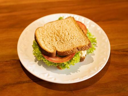 84. Sandufit