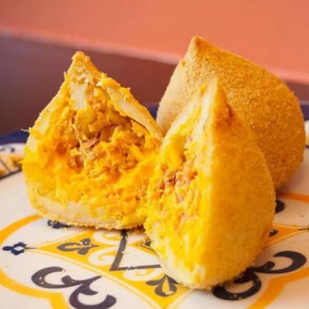 Coxinha Frango c/ Cheddar