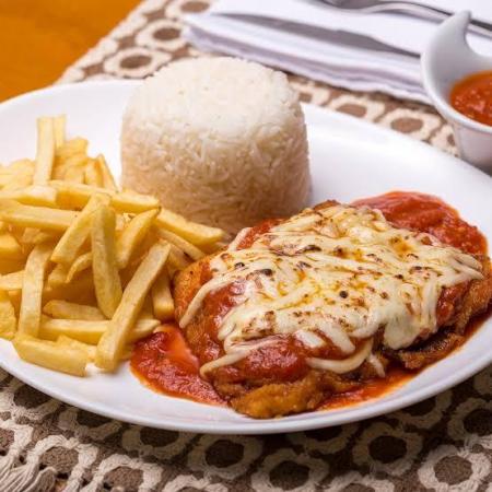 Filé de Frango à Parmegiana