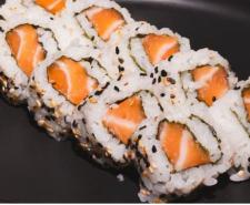 034 - URAMAKI SALMÃO (URA)