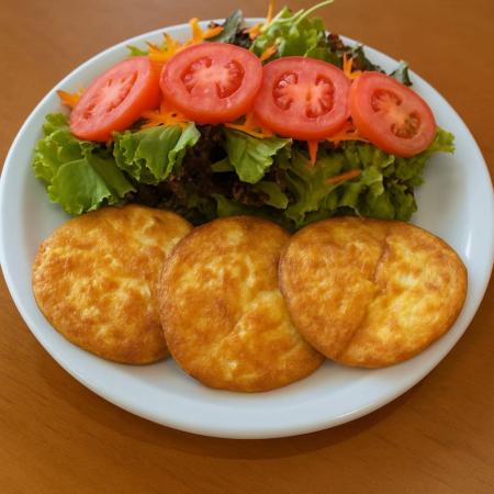OMELETE DE QUEIJO MUSSARELA COM BACON
