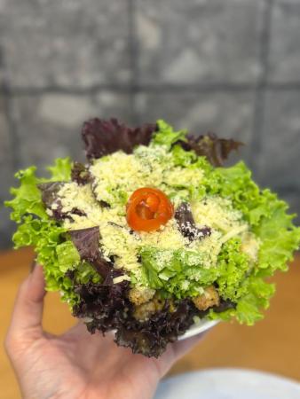 SALADA TROPICAL