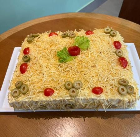  TORTA SALGADA  DE FRANGO INTEIRA