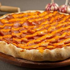 Pizza Calabresa com cheddar