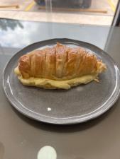 CROISSANT COM MUCARELA